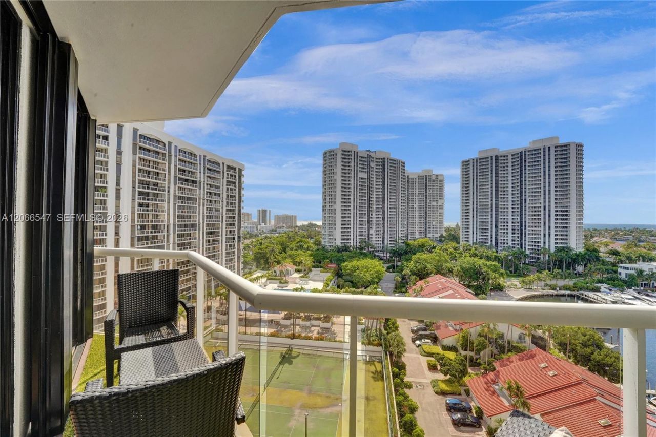 3610 Yacht Club Dr , Unit 1206, Aventura, FL 33180 Photo