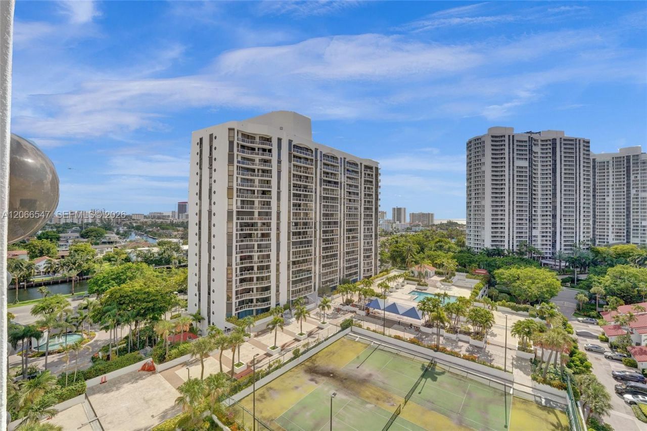 3610 Yacht Club Dr , Unit 1206, Aventura, FL 33180 Photo