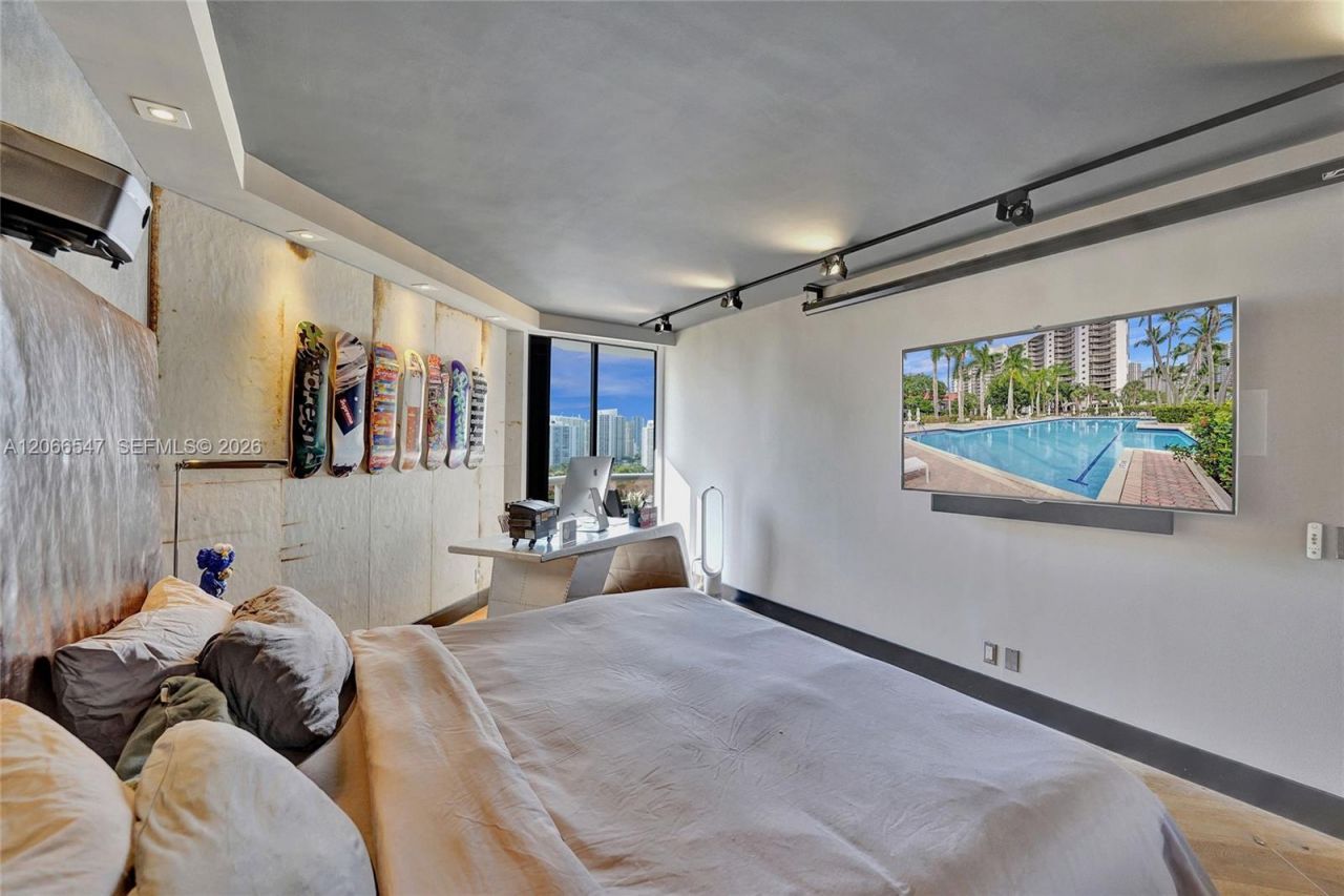 3610 Yacht Club Dr , Unit 1206, Aventura, FL 33180 Photo