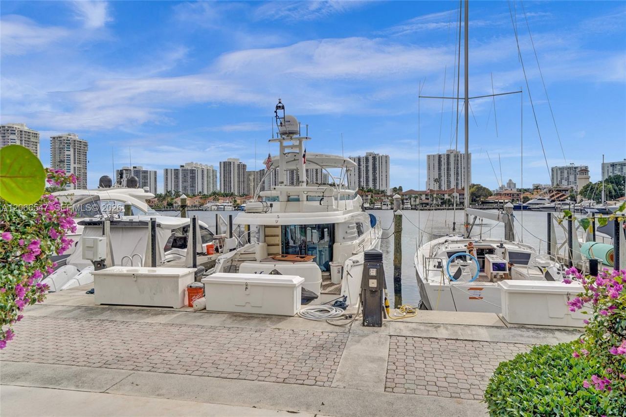 3610 Yacht Club Dr , Unit 1206, Aventura, FL 33180 Photo