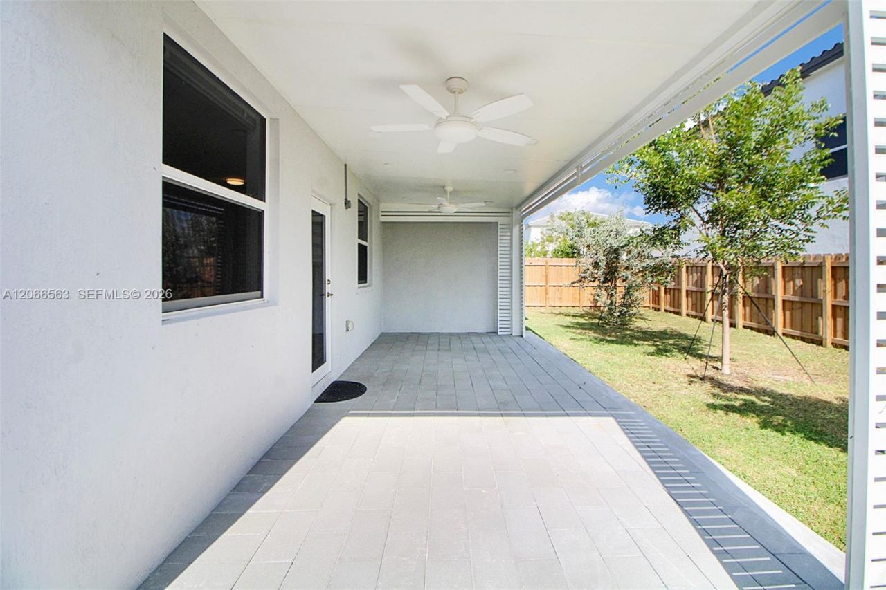 879 SE 26th Ter , Homestead, FL 33035 Photo