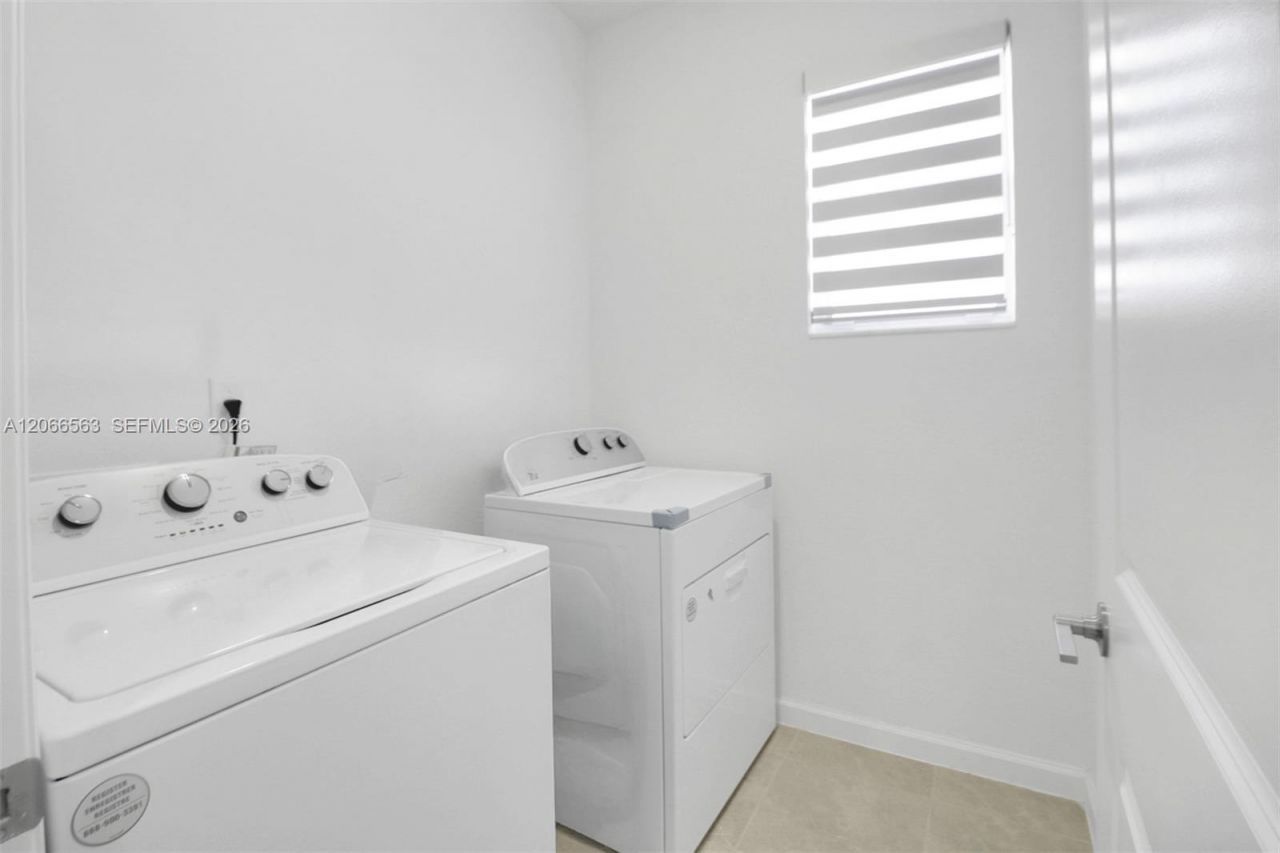 879 SE 26th Ter , Homestead, FL 33035 Photo