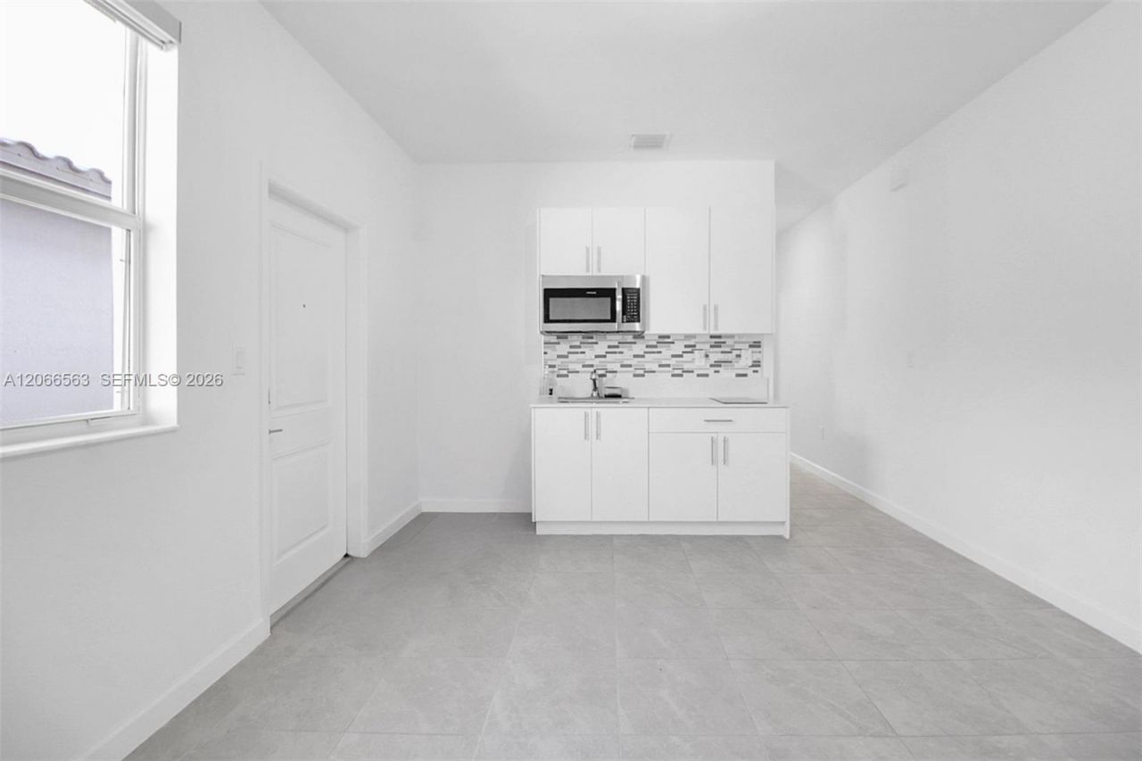 879 SE 26th Ter , Homestead, FL 33035 Photo