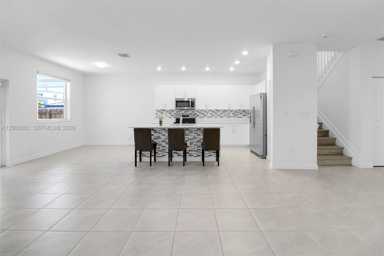 879 SE 26th Ter , Homestead, FL 33035 Photo