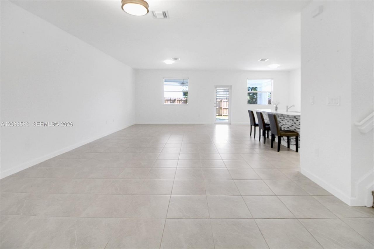 879 SE 26th Ter , Homestead, FL 33035 Photo