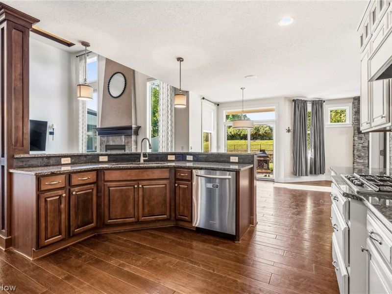 3610 Lake Center Street NW, Uniontown, OH 44685 Photo 11