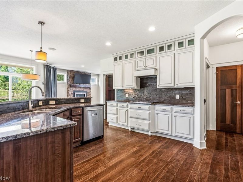3610 Lake Center Street NW, Uniontown, OH 44685 Photo 9