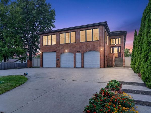 1046 S Main Street , Lombard, IL 60148