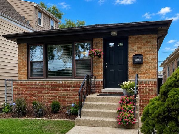 4840 W Gunnison Street , Chicago, IL 60630