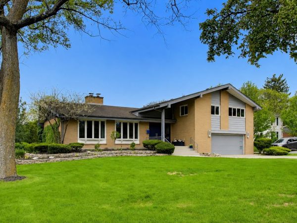 360 S Prospect Avenue , Elmhurst, IL 60126