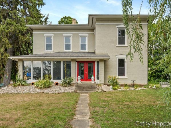 404 E Main Street, Ionia, MI 48846