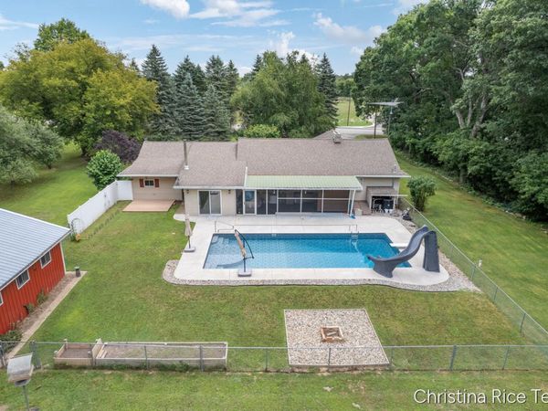 10226 SW Greenville Road, Greenville, MI 48838
