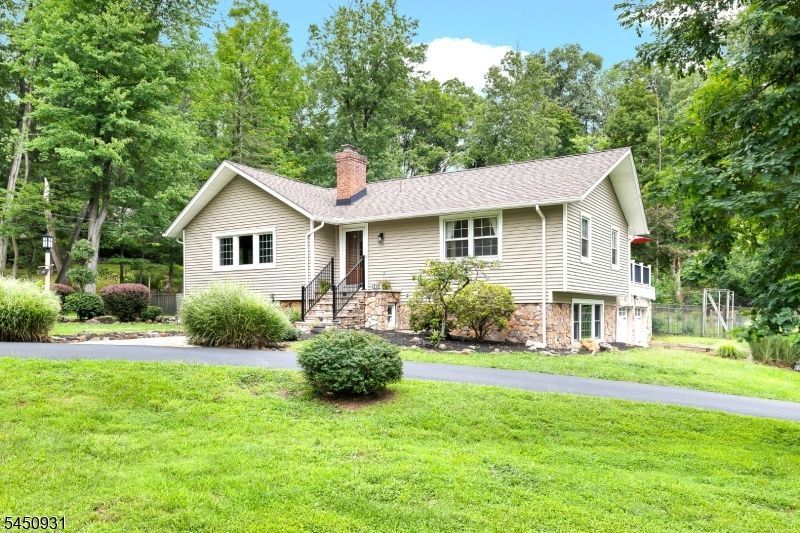 248 Johnston Dr, Watchung, NJ 07069 Main Photo