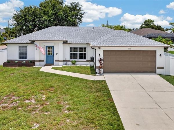 1821 SW 22nd TER , CAPE CORAL, FL 33991