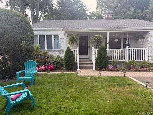 4 Midwood Place , Unit B, Glen Cove, NY 11542