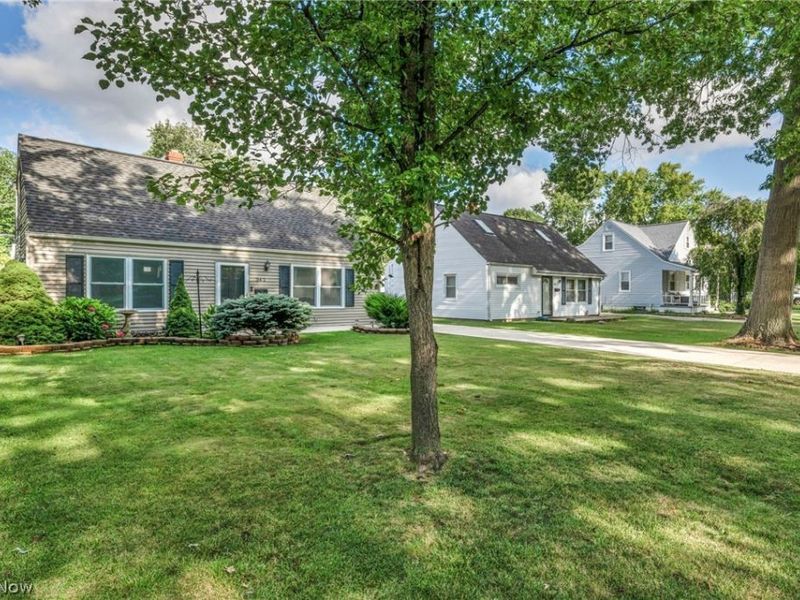 342 Inwood Boulevard, Avon Lake, OH 44012 Photo 3