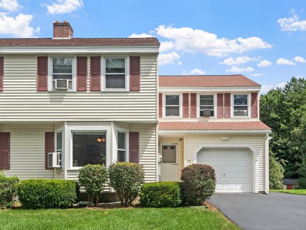 27 Reed Street, Unit B, Londonderry, NH 03053