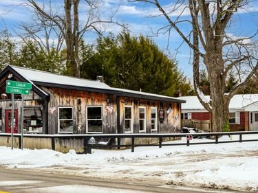 29 West Main , Sharon, CT 06069