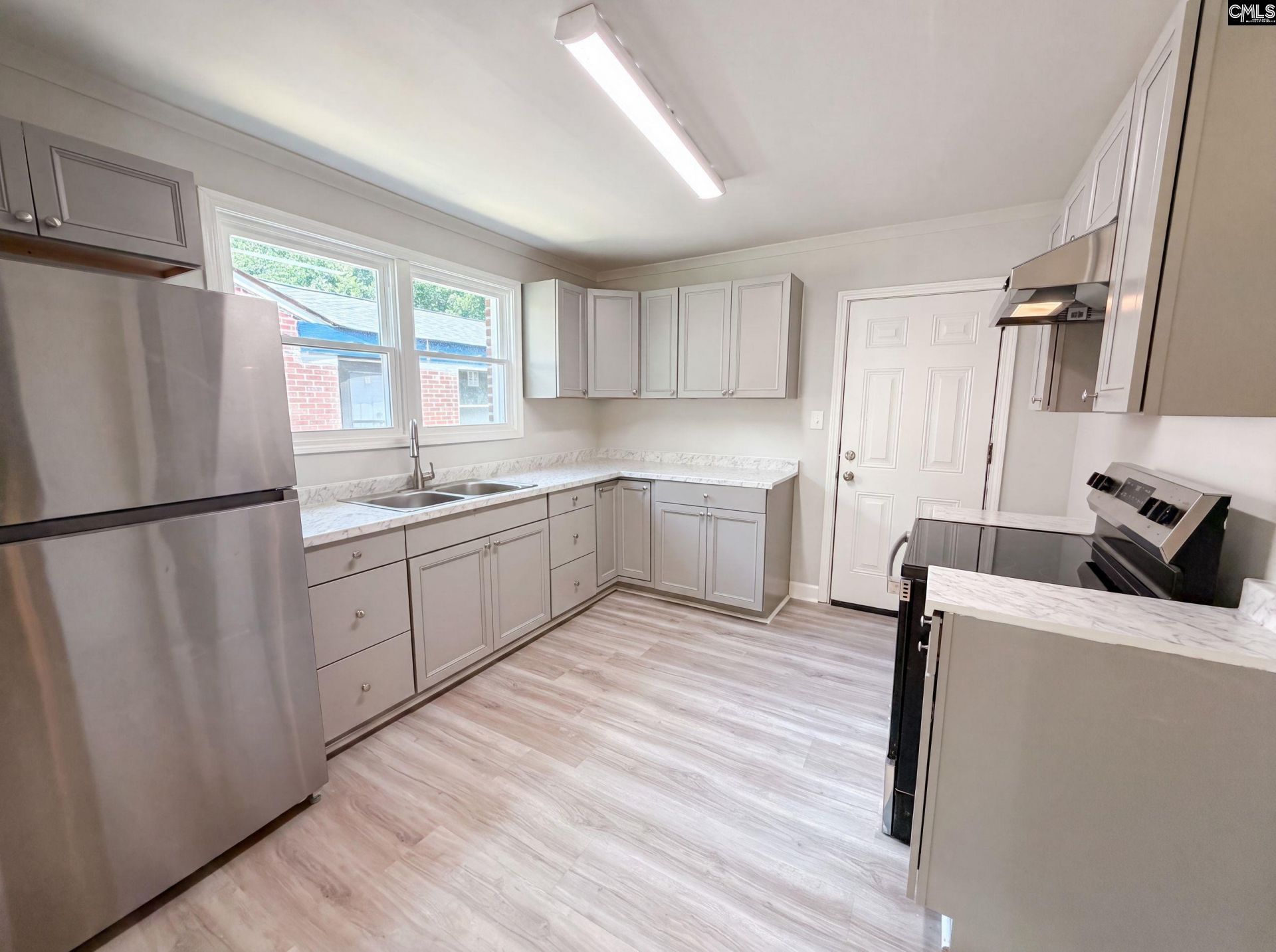 2257 Chappelle Street  Photo 4