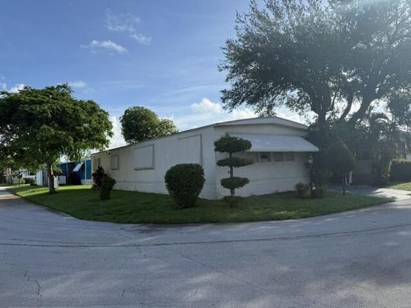 1817 DOLPHIN Place, Deerfield Beach, FL 33442