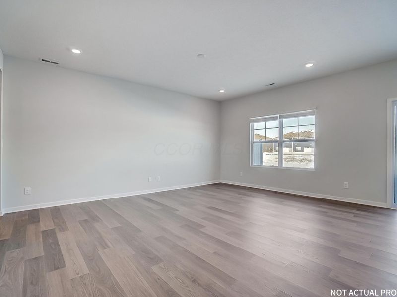 1388 Marinelli Drive E, Columbus, OH 43228 Photo 10