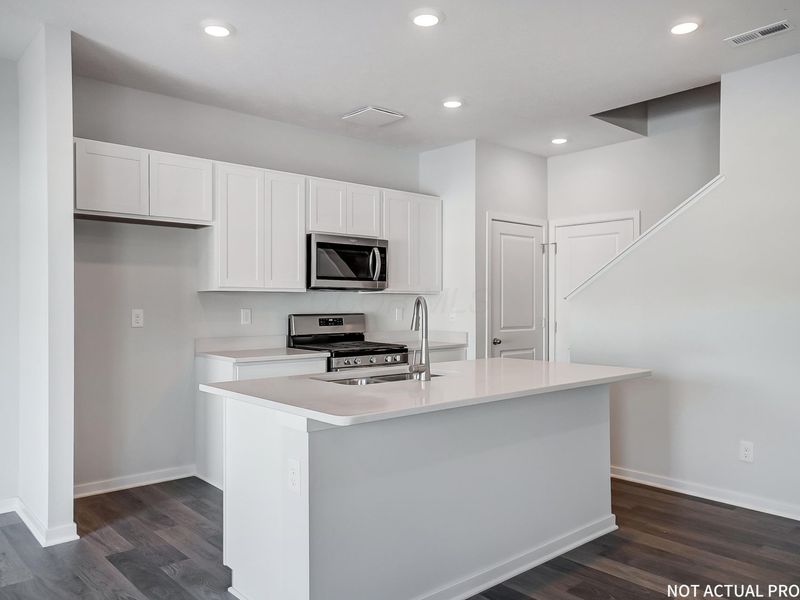 1388 Marinelli Drive E, Columbus, OH 43228 Photo 15