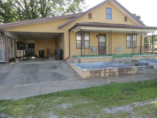 111 N Columbus Street , Golconda, IL 62938
