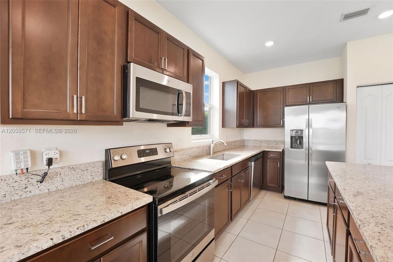 8341 NW Greenbank Cir , Port Saint Lucie, FL 34987 Photo