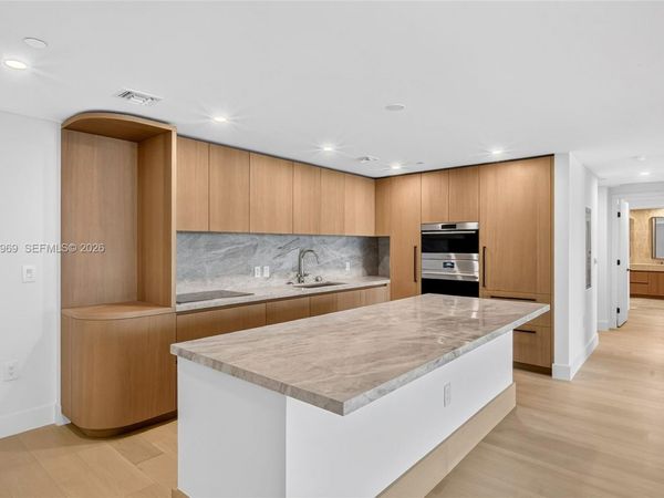 1176 97th ST, Unit 501, Bay Harbor Islands, FL 33154