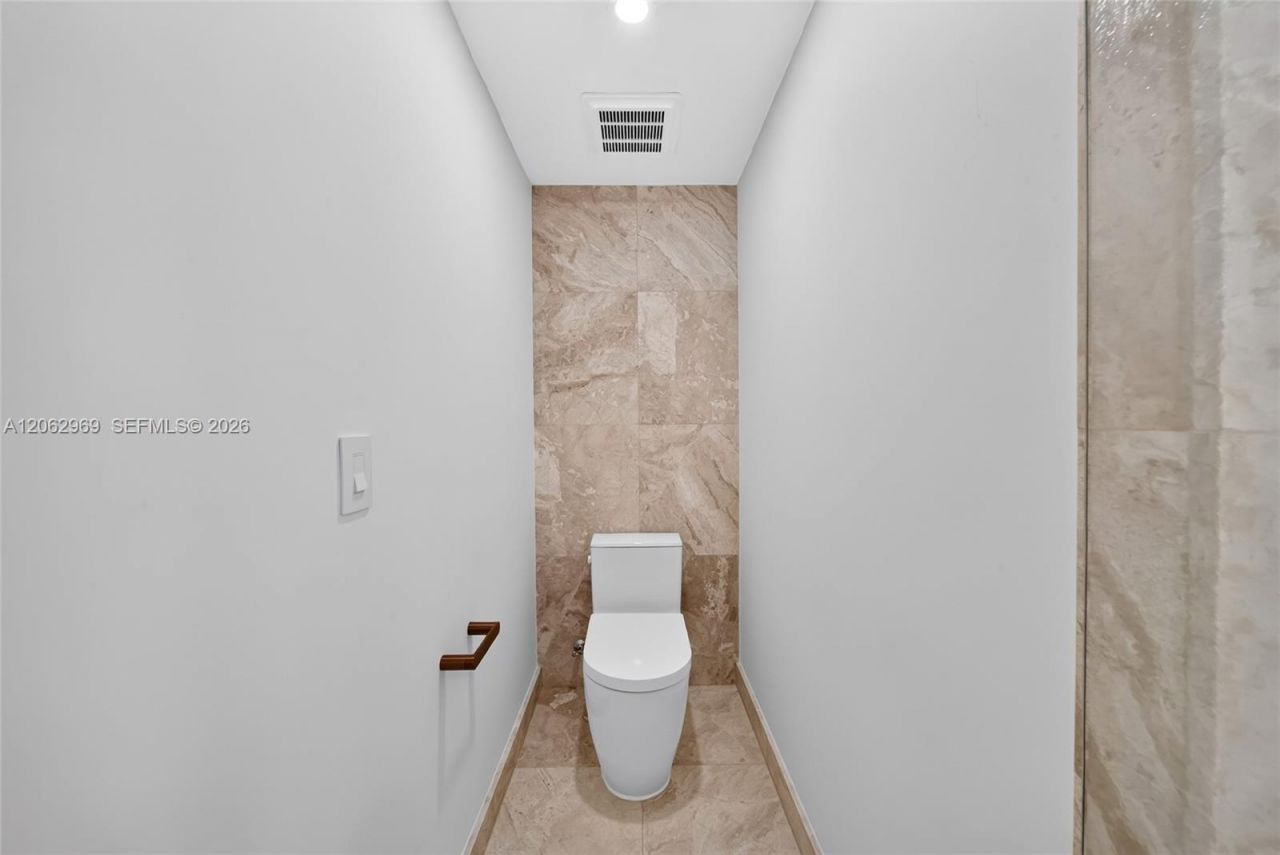 1176 97th St, Unit 501, Bay Harbor Islands, FL 33154 Photo