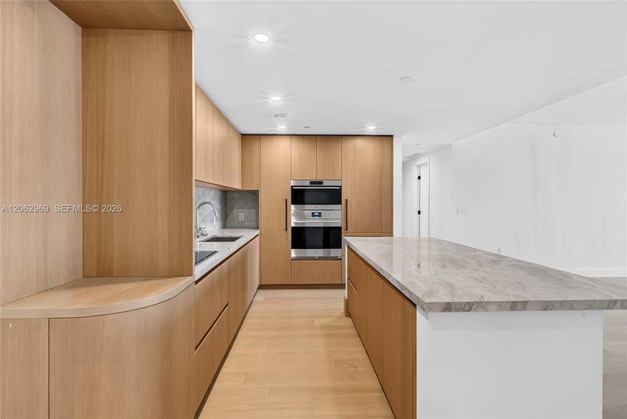 1176 97th St, Unit 501, Bay Harbor Islands, FL 33154 Photo