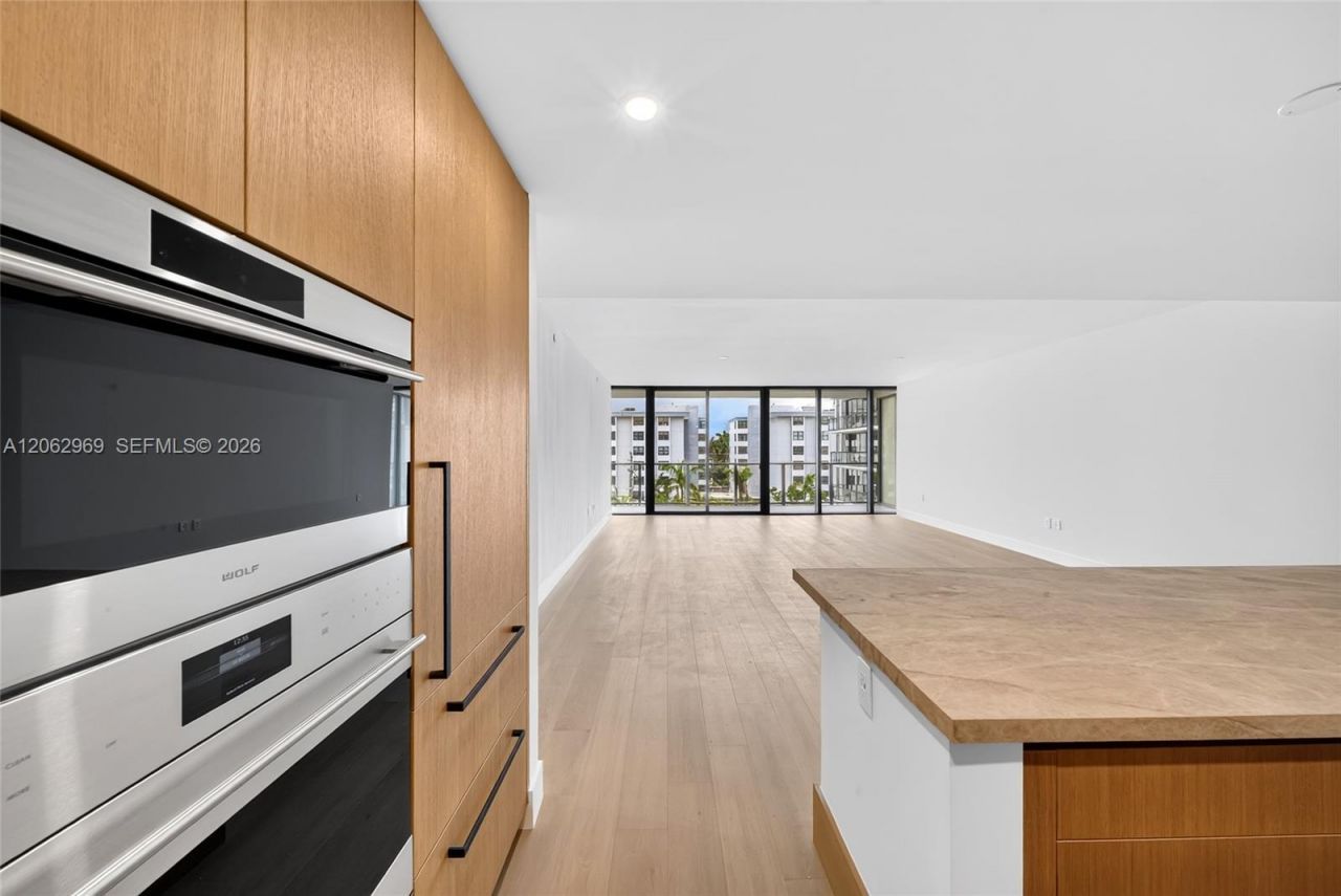 1176 97th St, Unit 501, Bay Harbor Islands, FL 33154 Photo