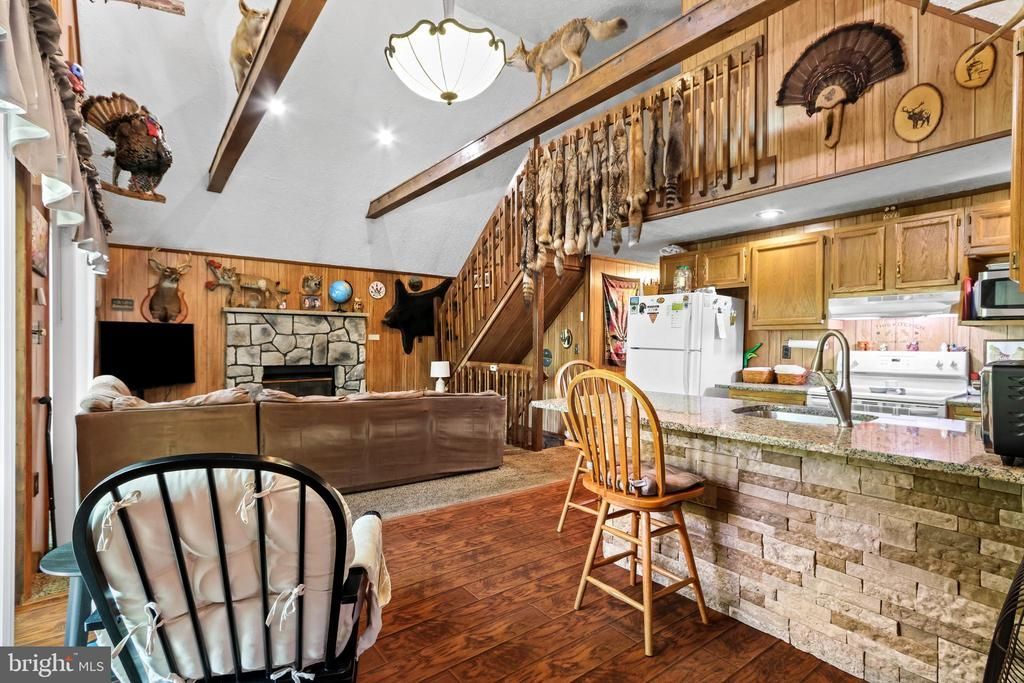 23 FLORAL DRIVE , GOULDSBORO, PA 18424