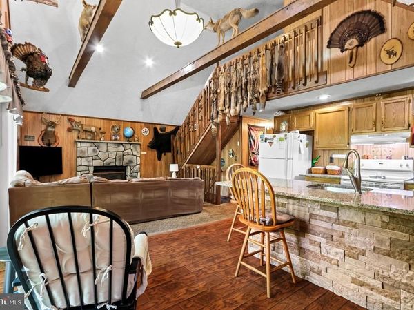 23 FLORAL DRIVE, GOULDSBORO, PA 18424