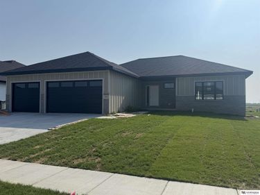 10430 S 77th Street, Lincoln, NE 68516