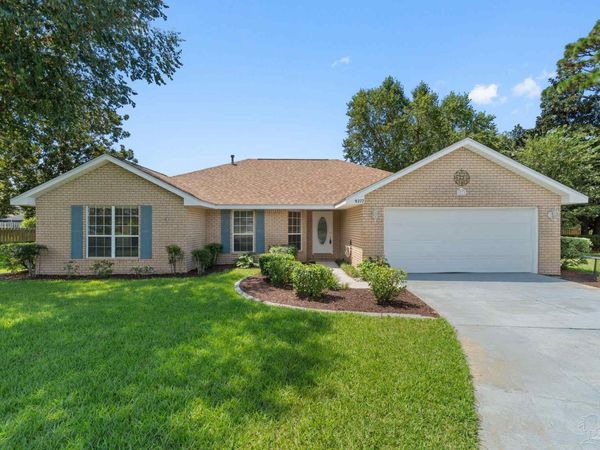 9277 Hansel Dr, Navarre, FL 32566