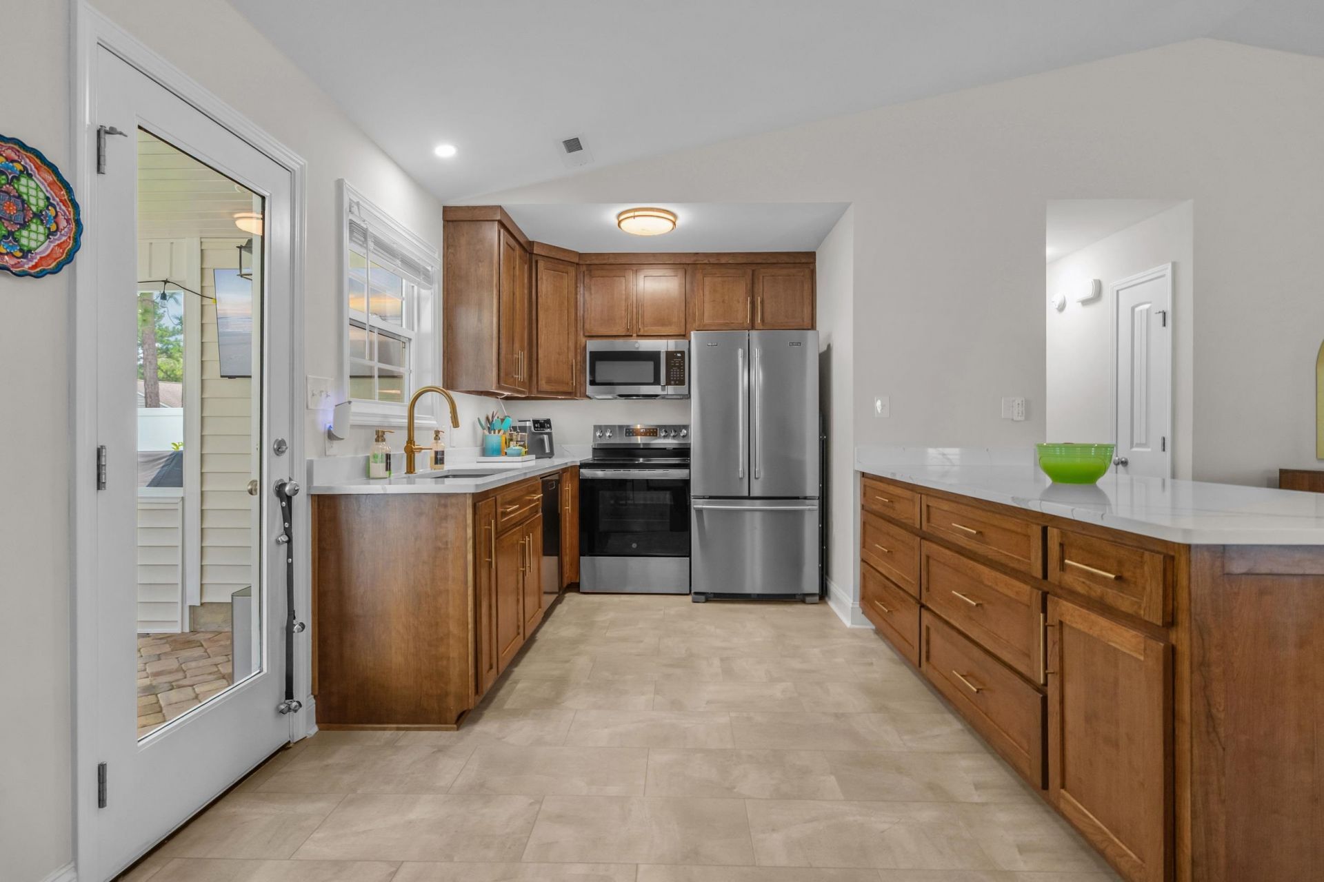 9655 Kings Grant Dr.  Photo 13