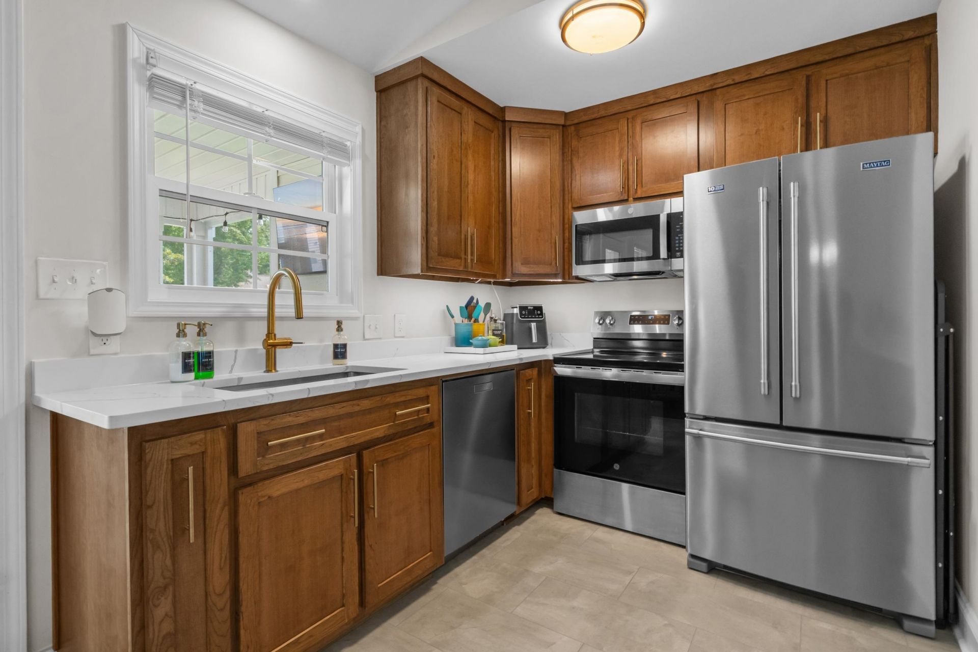 9655 Kings Grant Dr.  Photo 4