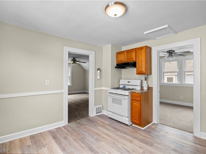 2054 Magee Street, Lakewood, OH 44107 Photo 3