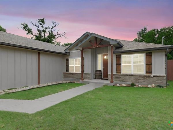 1202 S Willis Street , Lampasas, TX 76550