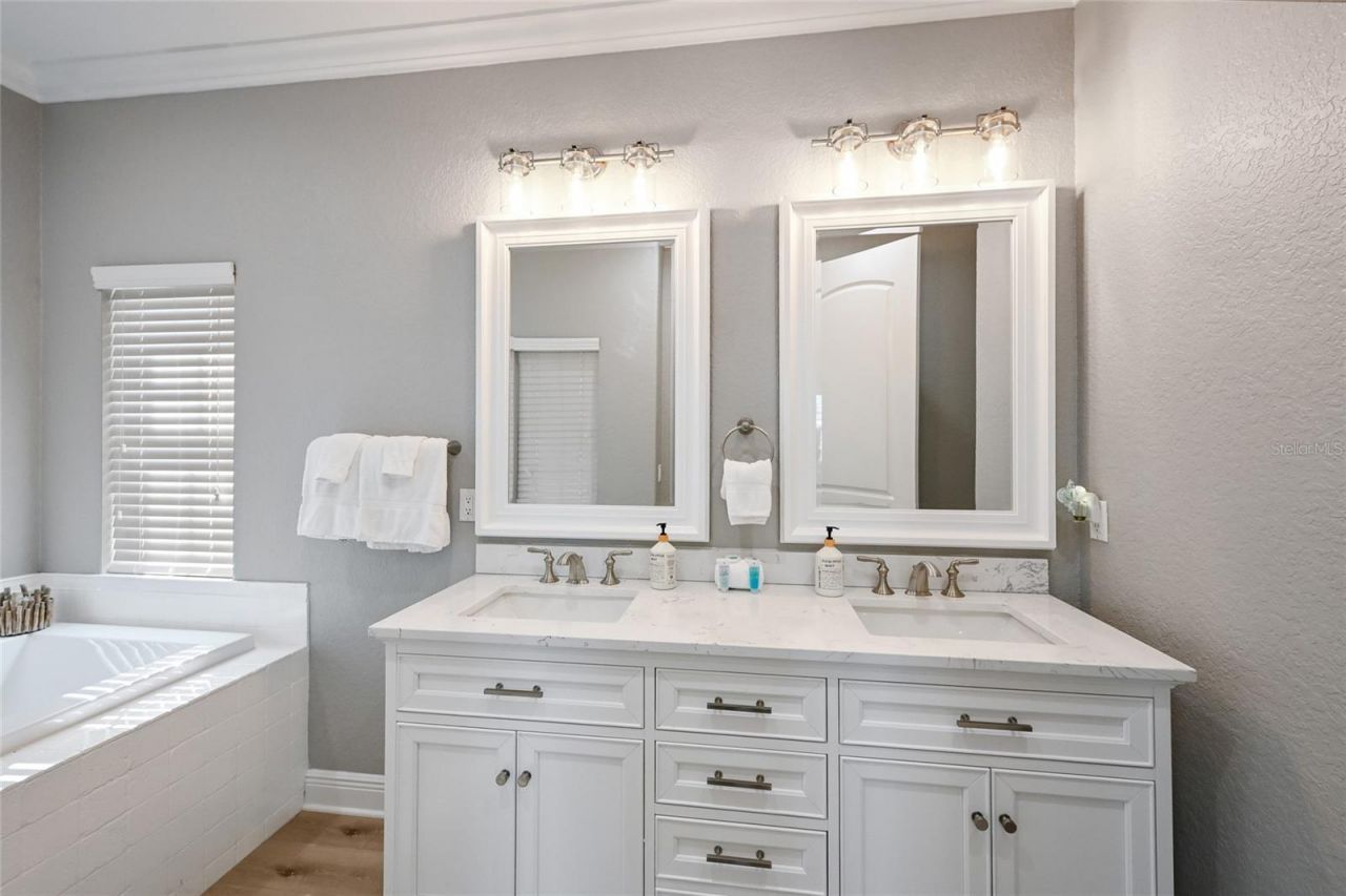 159 Crescent Drive, Anna Maria, FL 34216 Photo