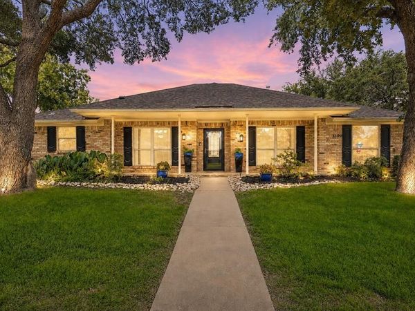 1100 Yorkshire Drive , Carrollton, TX 75007
