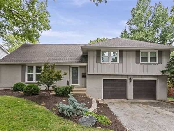 9439 Connell Drive, Overland Park, KS 66212