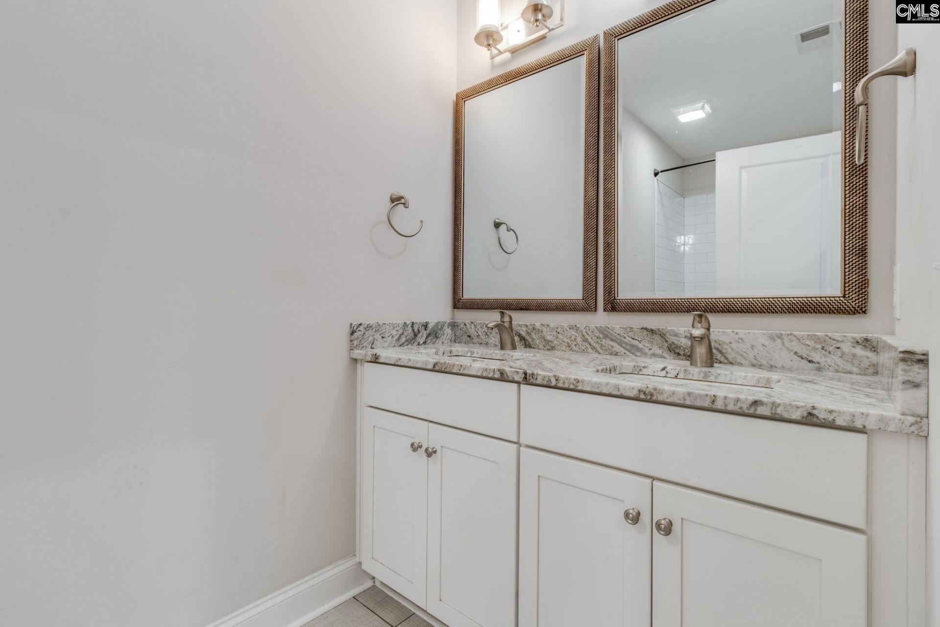 81 Riverview Court  Photo 11