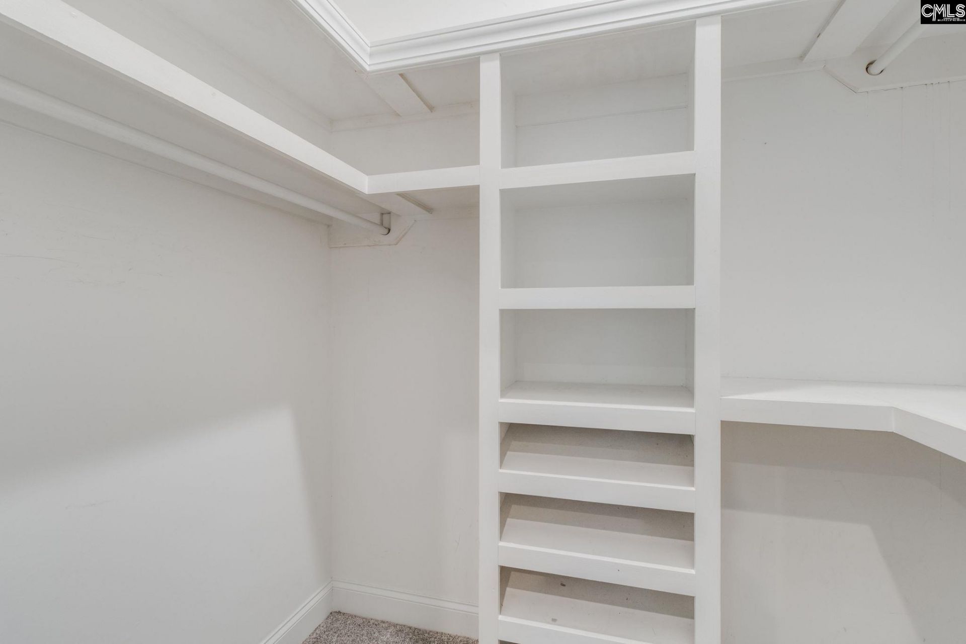 81 Riverview Court  Photo 13
