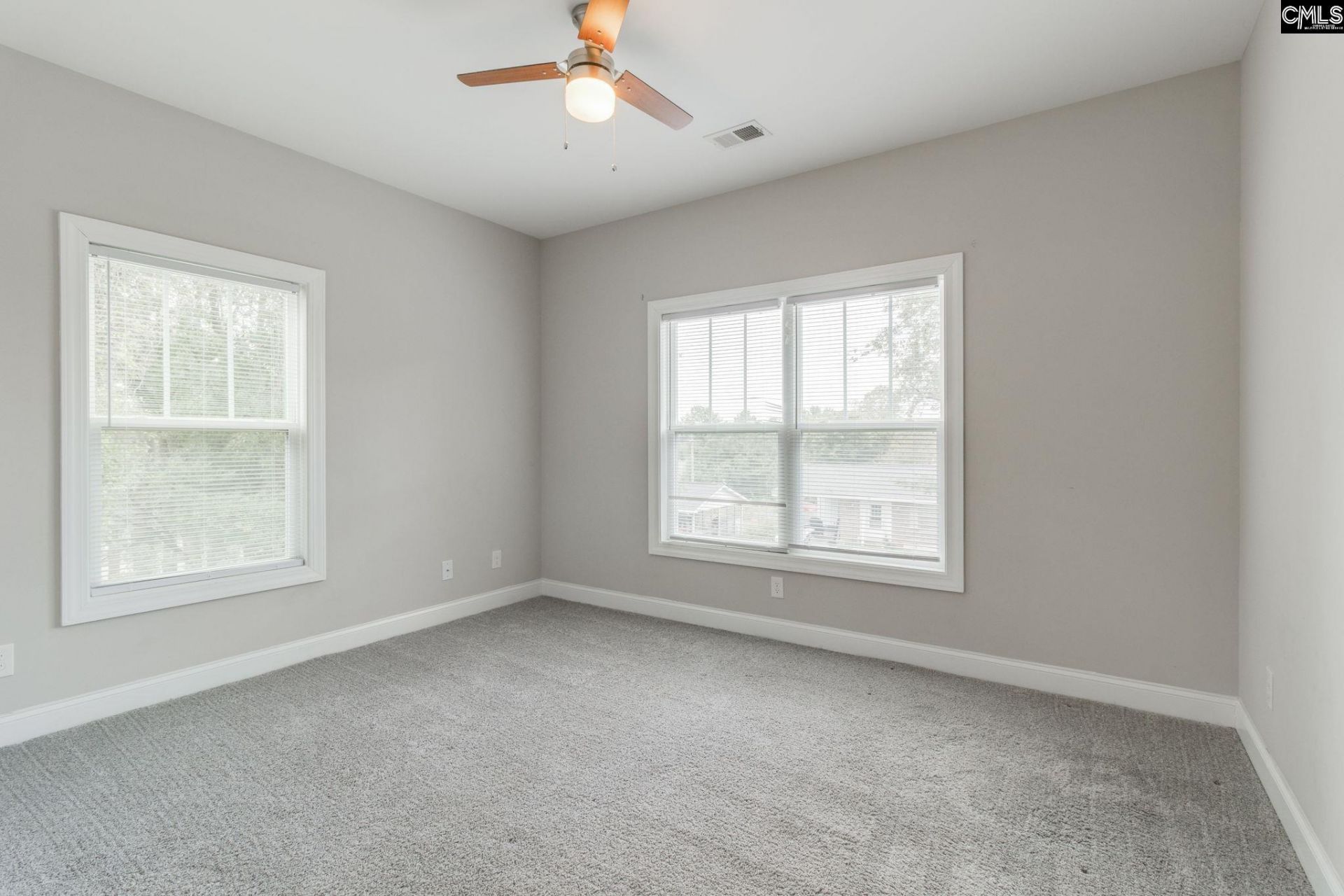 81 Riverview Court  Photo 16