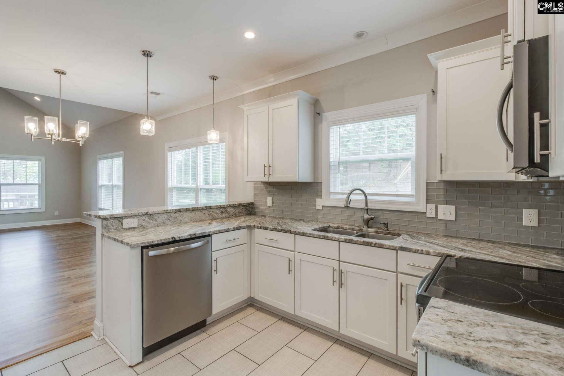 81 Riverview Court  Photo 8