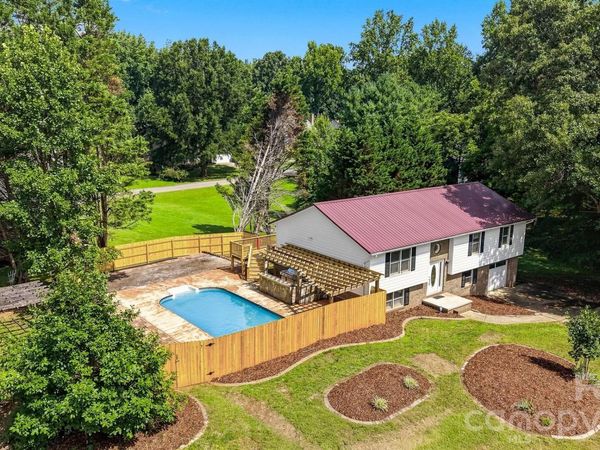 1257 Canseco Lane , Hickory, NC 28602