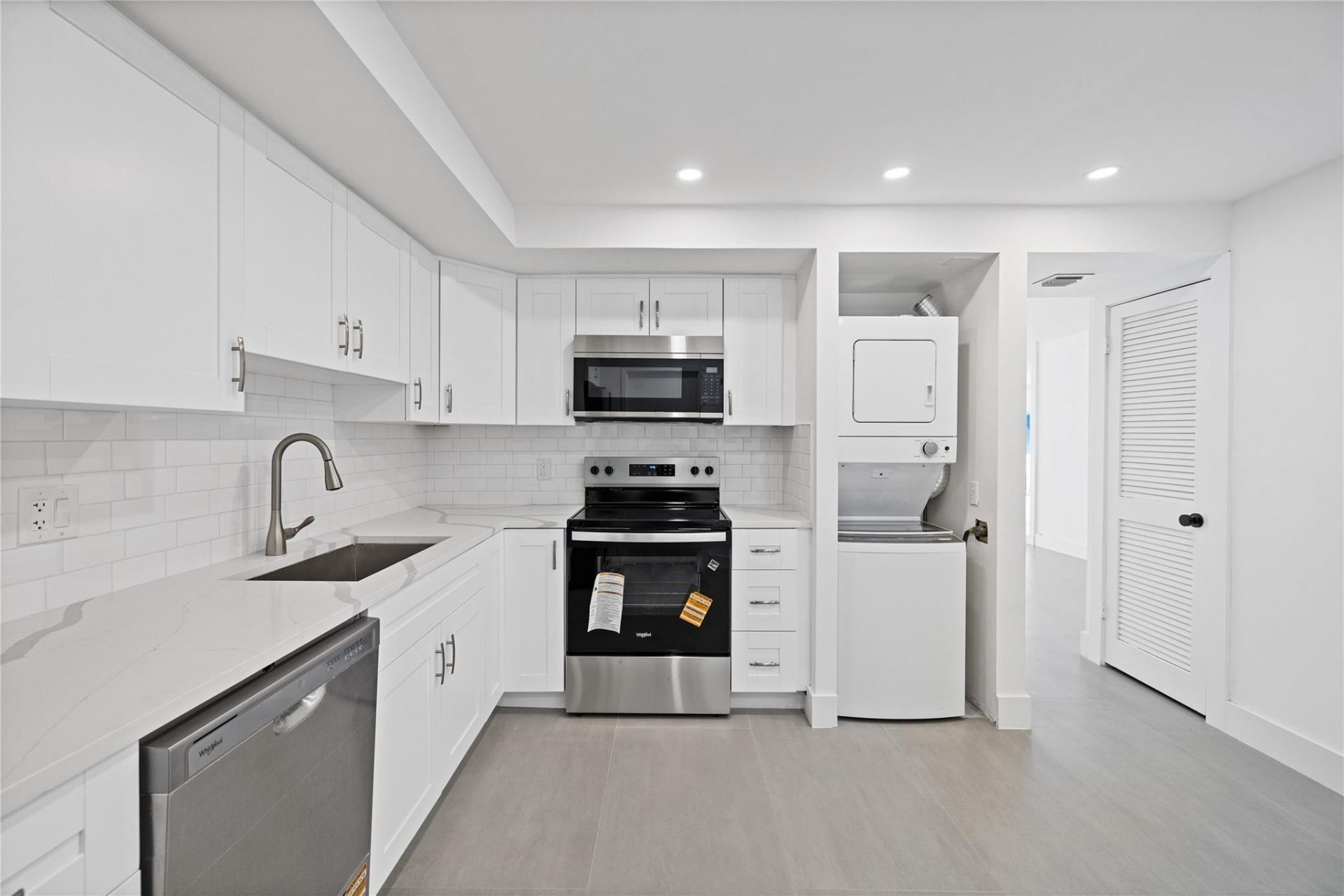 1360 S Ocean Boulevard, Unit 403, Pompano Beach, FL 33062 Photo