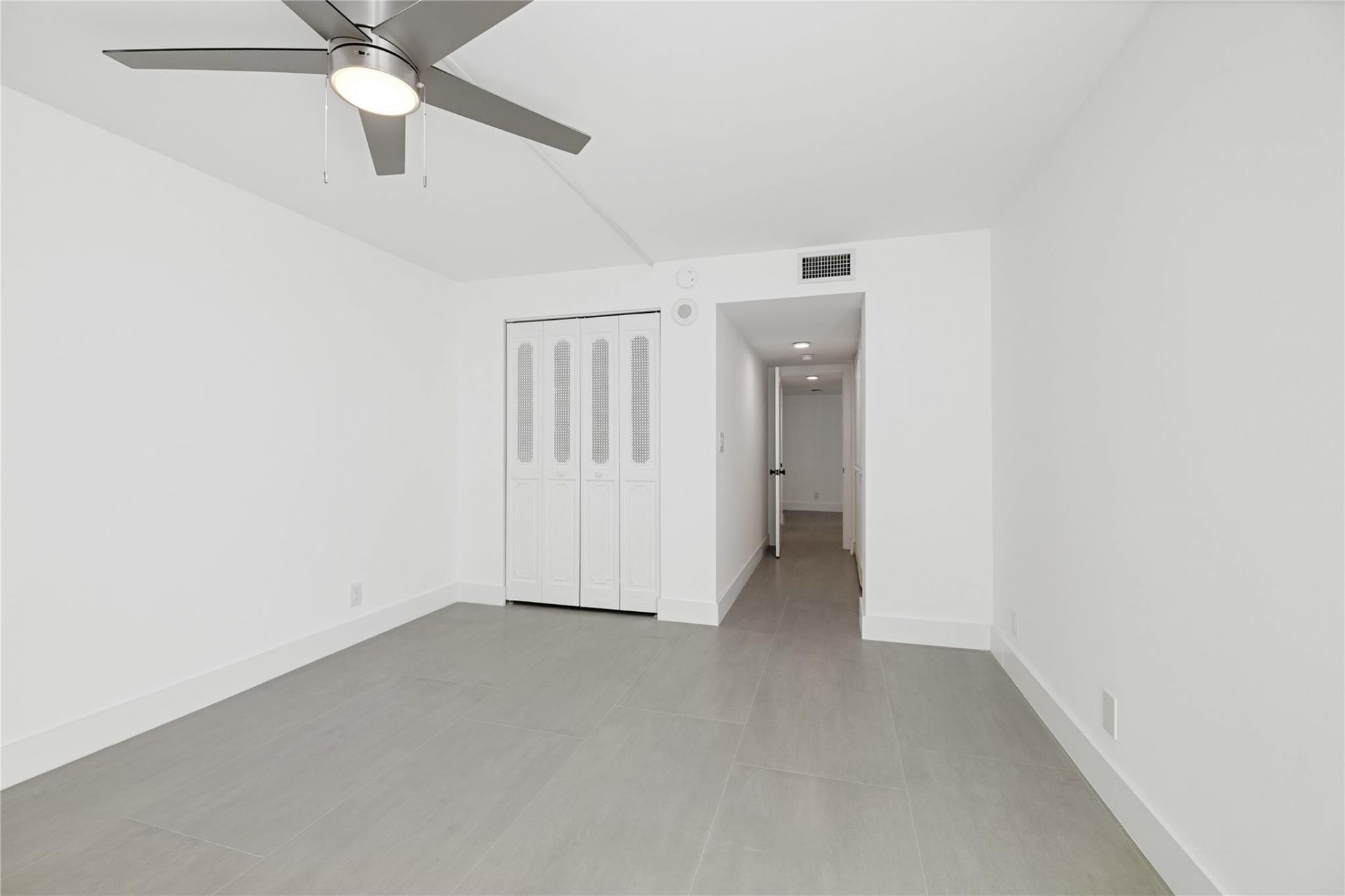 1360 S Ocean Boulevard, Unit 403, Pompano Beach, FL 33062 Photo